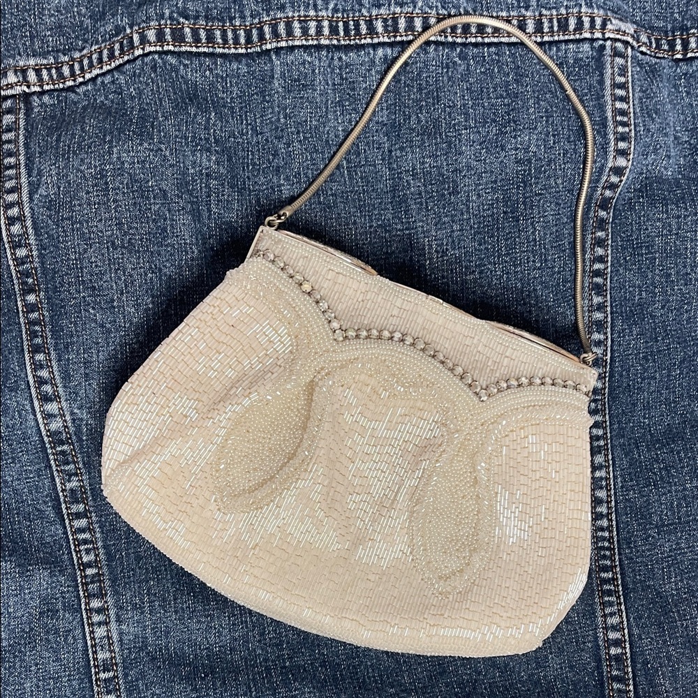 VINTAGE Elegant Cream Beaded Clutch